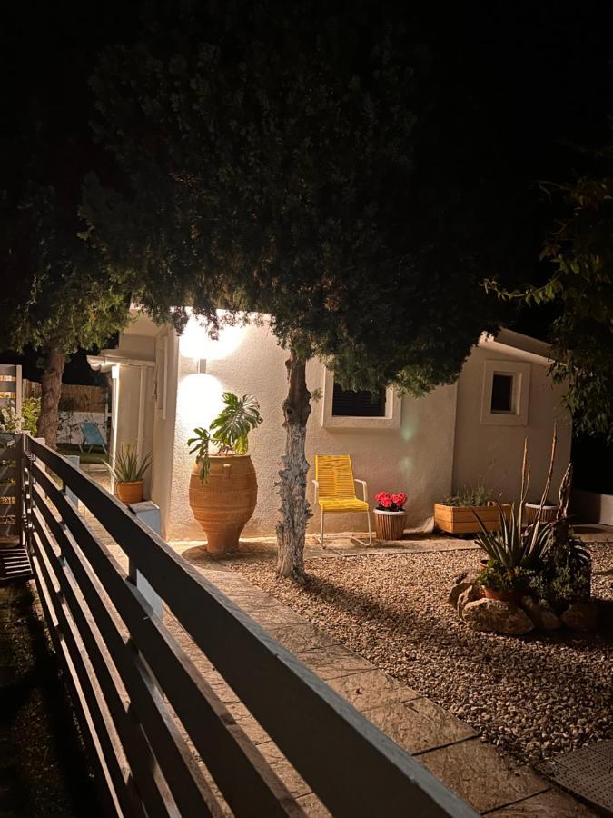 Under The Vine Garden House Apartamento Platánion Exterior foto
