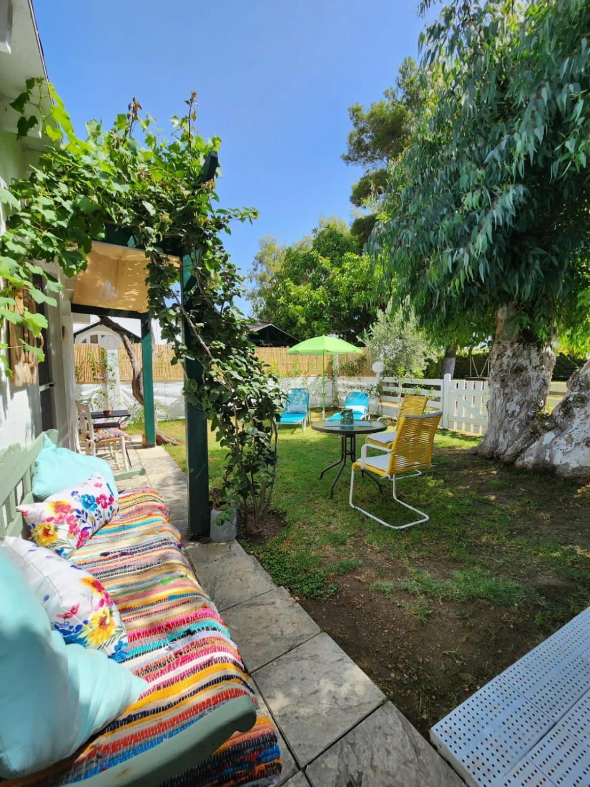 Under The Vine Garden House Apartamento Platánion Exterior foto
