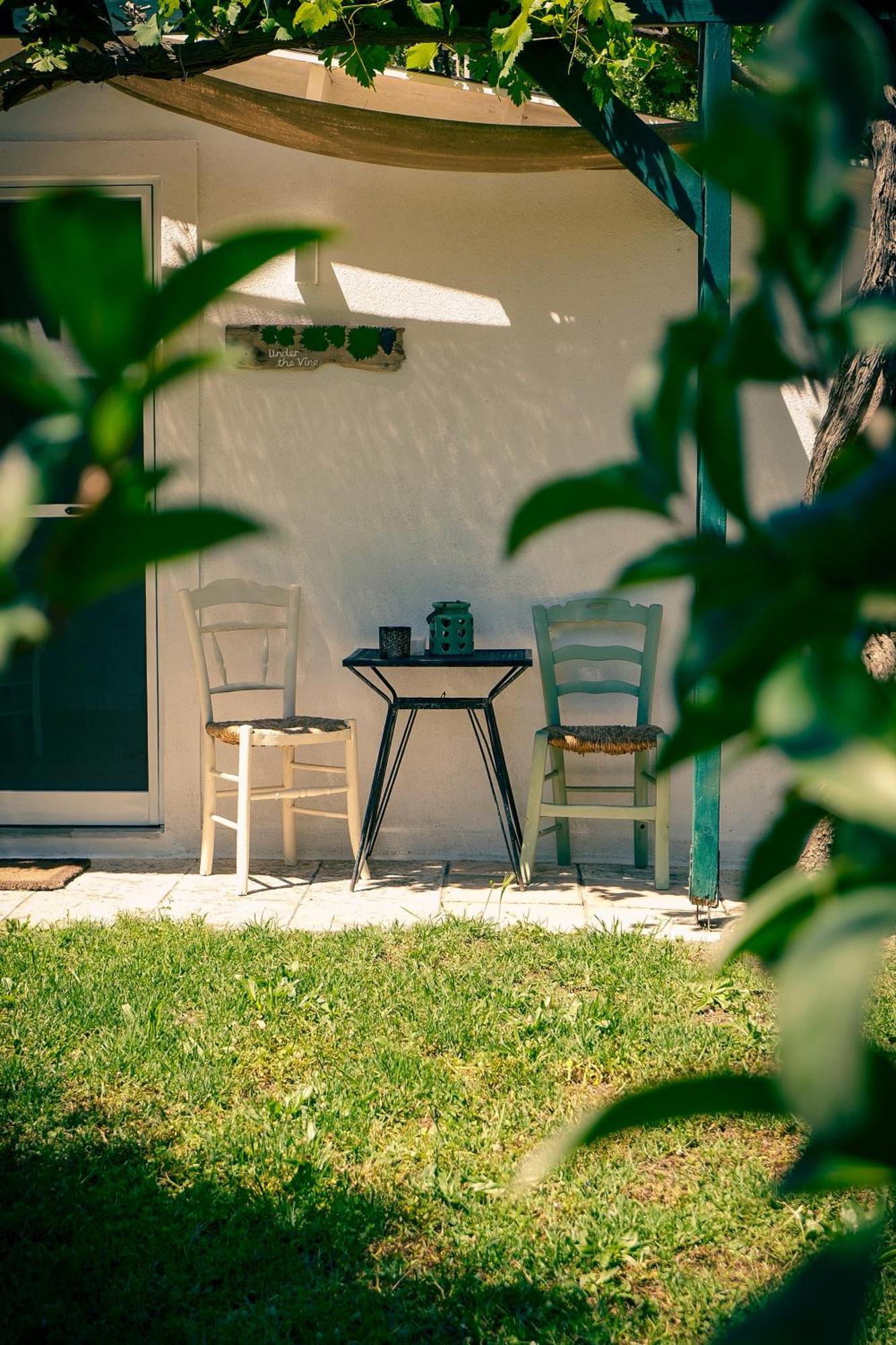 Under The Vine Garden House Apartamento Platánion Exterior foto